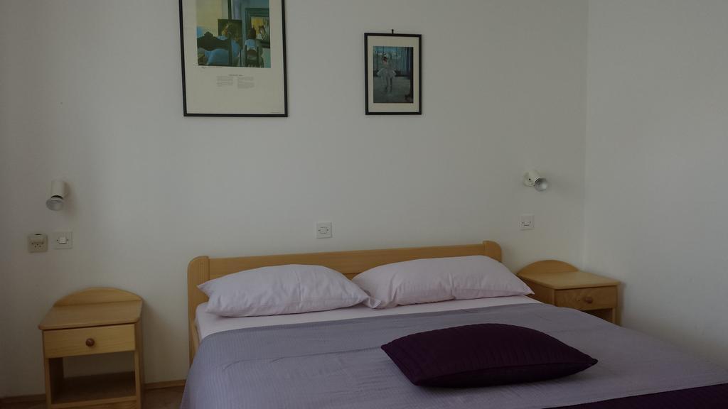 Apartments Lana Умаг Стая снимка