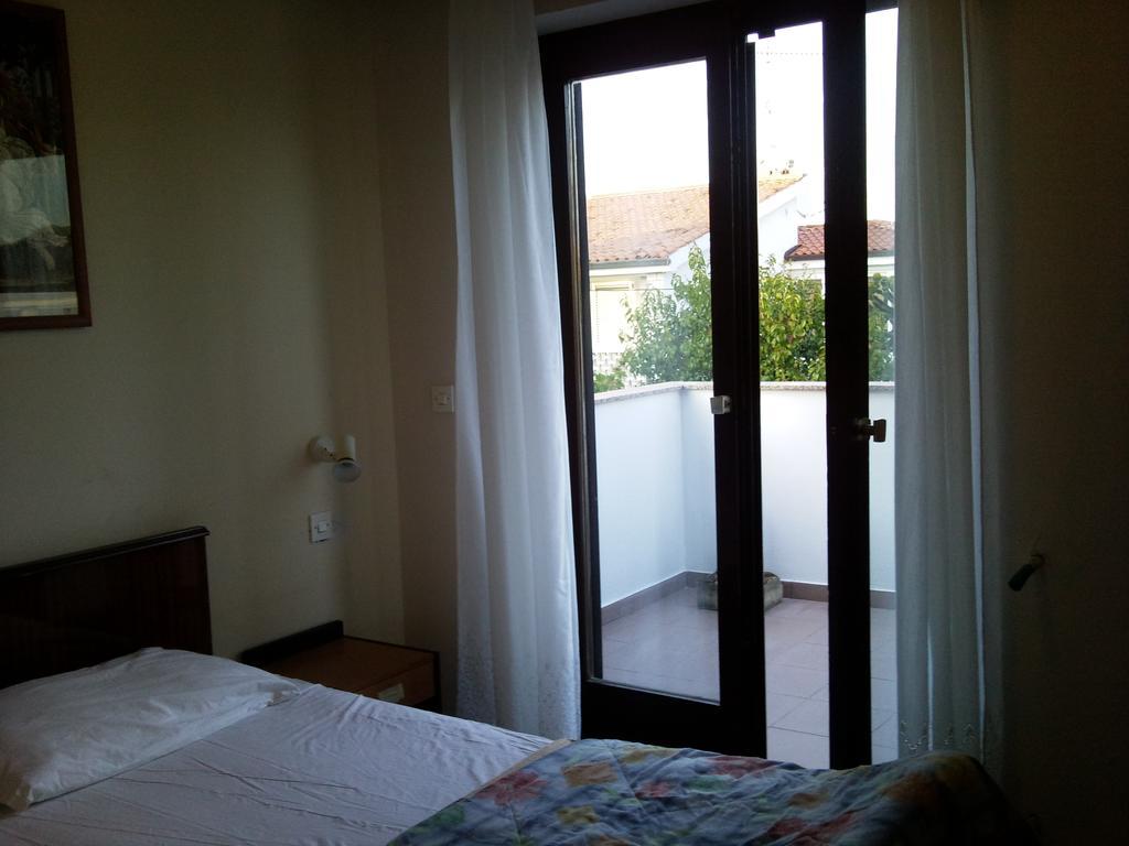 Apartments Lana Умаг Стая снимка